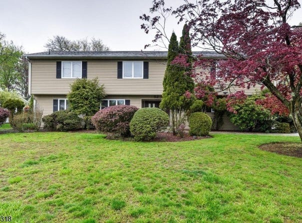 52 Ashburn Rd, Wayne Twp., NJ 07470-2643