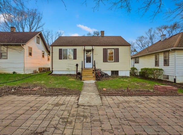 215 Barr Elms Avenue, Joliet, IL 60433