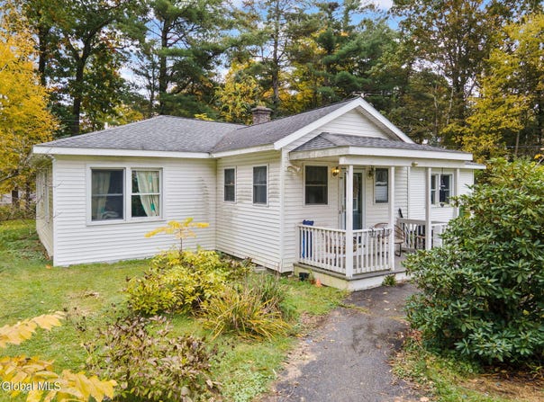 14 Stewart Point Road, Nassau, NY 12123