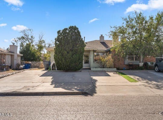 1533 GREG POWERS Drive, El Paso, TX 79936