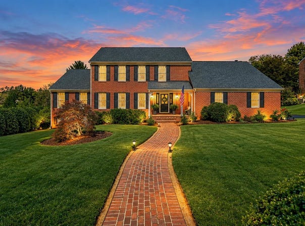 1636 SUMMIT DR, WAYNESBORO, VA 22980