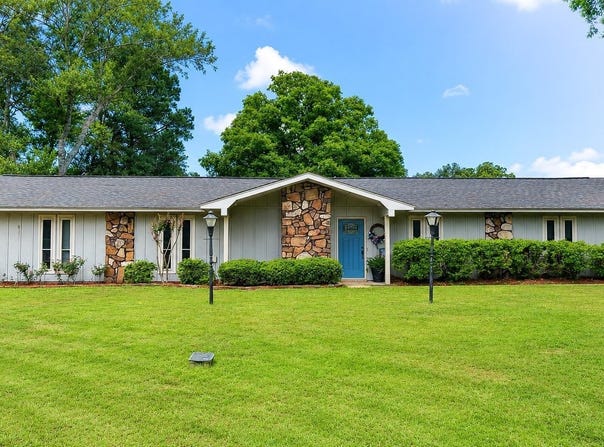 2221 Meadowpond Trail, White Hall, AR 71602