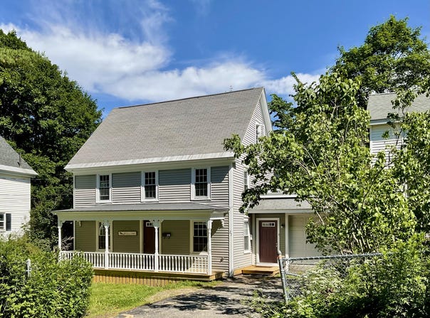 27 Wesley Street, Bath, ME 04530