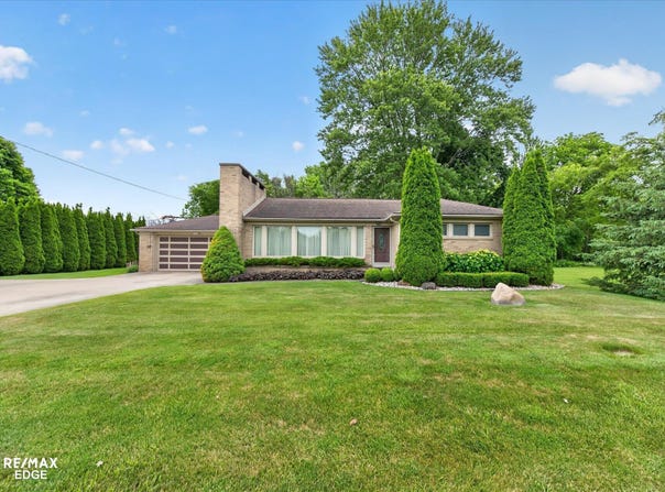 10048 E Coldwater Road, Davison, MI 48423