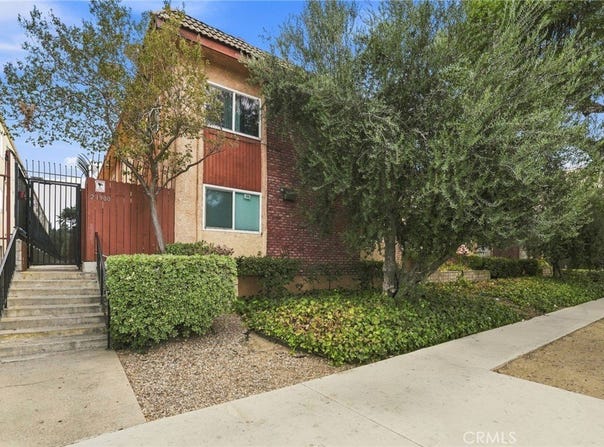21900 Roscoe Boulevard, Canoga Park, CA 91304