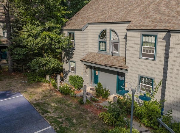 1465 Hooksett Road, Hooksett, NH 03106
