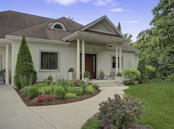 378 E Deerpath Road, Wood Dale, IL 60191