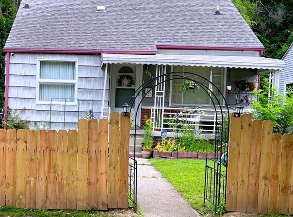 2944 Wolcott, Flint, MI 48504