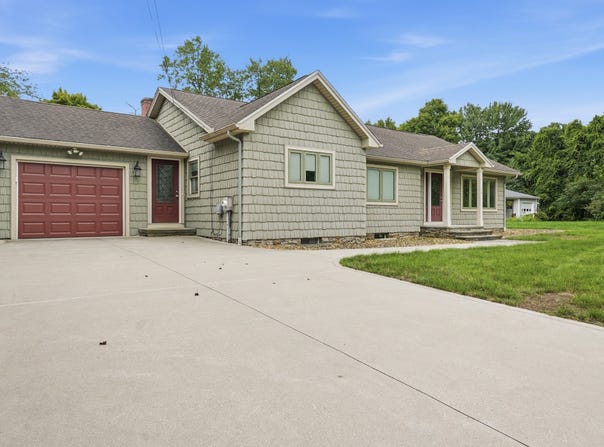 36 Crescent Dr, Ludlow, MA 01056