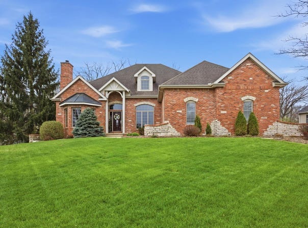 1501 Ridgefield Drive, Mahomet, IL 61853