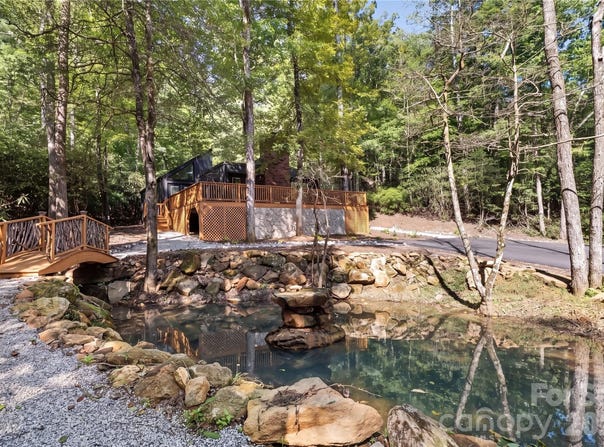 320 Never Mountain Road, Taylorsville, NC 28681