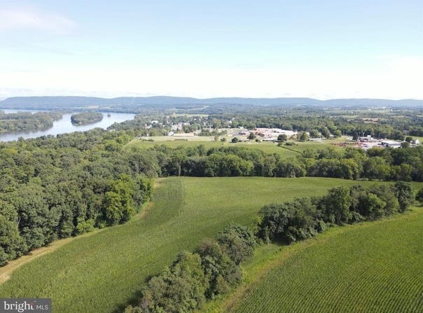 3850 PETERS MOUNTAIN Road, HALIFAX, PA 17032