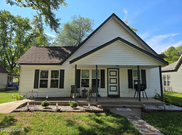 1024 Seneca Avenue, Seneca, MO 64865