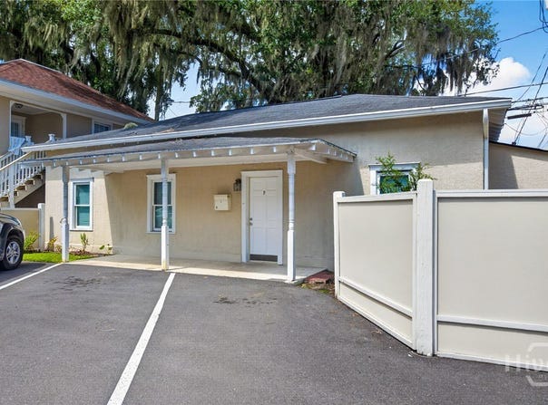 1010 E Victory Drive, Savannah, GA 31405
