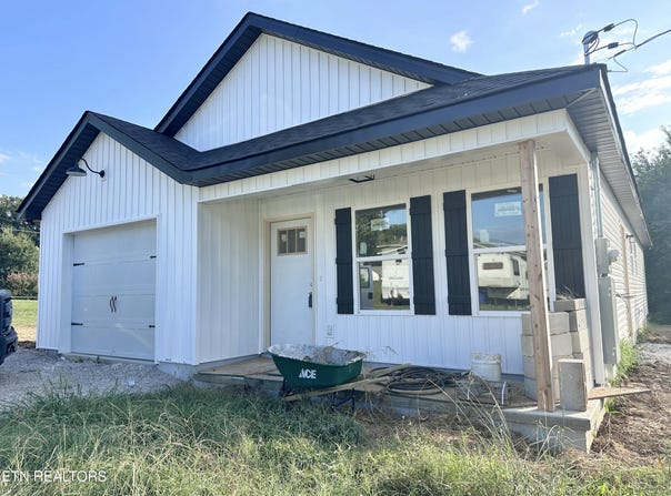 541 Cherokee Ave, Clinton, TN 37716