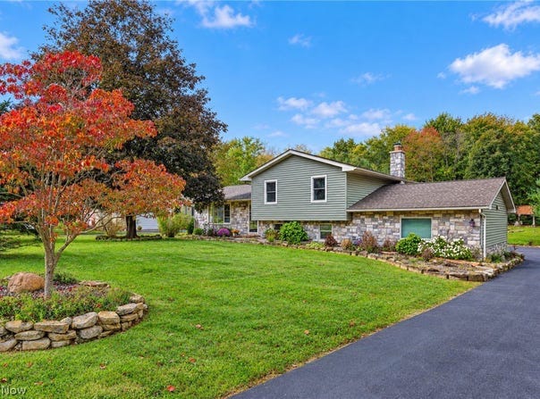 1323 Westview Drive, Salem, OH 44460