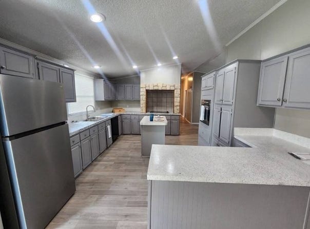 2302 Colonial Dr, Baytown, TX 77520