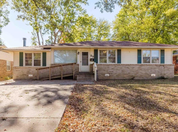 25 Meadowbrook Drive, Little Rock, AR 72205-4539