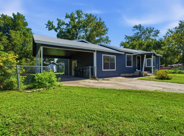 901 Barbara Dr, San Marcos, TX 78666