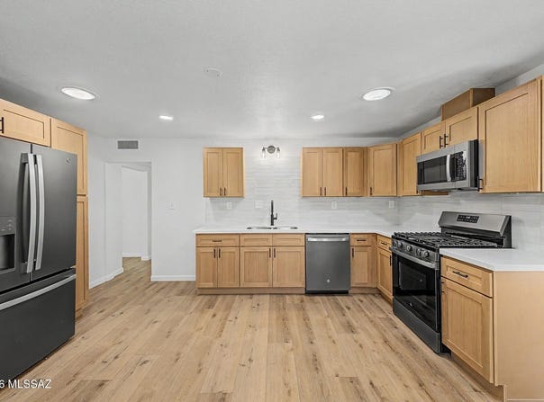 4155 E Montecito Street, Tucson, AZ 85711