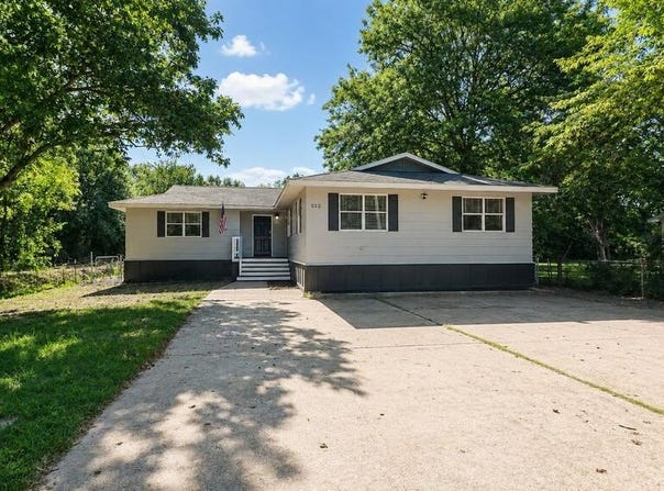 512 High School, Atlanta, TX 75501