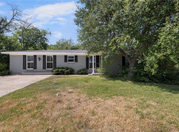 2404 Burton Drive, Bryan, TX 77802