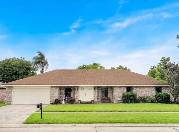3821 HILLCREST Drive, Marrero, LA 70072