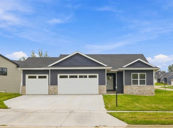 1415 Legend Dr, Tiffin, IA 52340