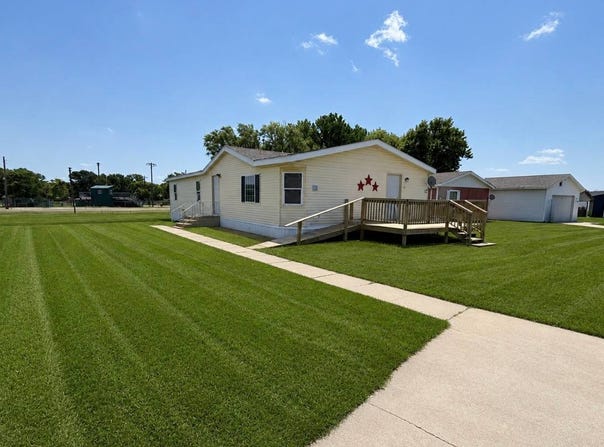 12 Riverview Dr, Le Mars, IA 51031