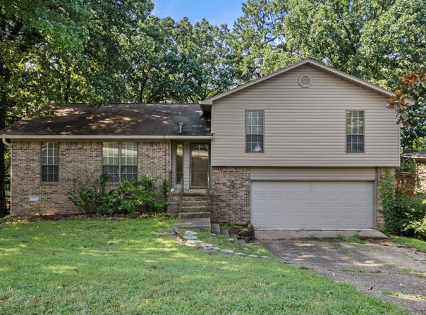 12601 Pleasant Forest Drive, Little Rock, AR 72212