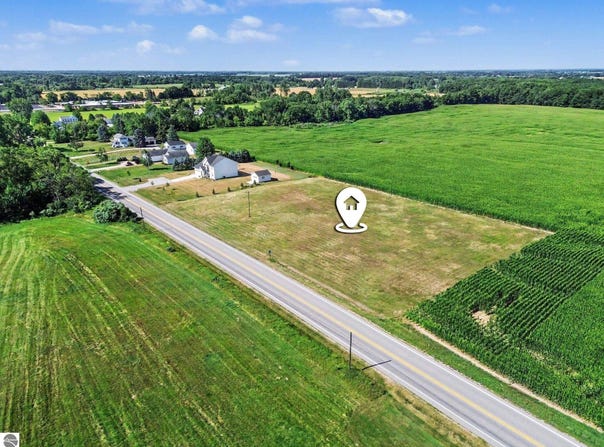 N Luce Road, Alma, MI 48801