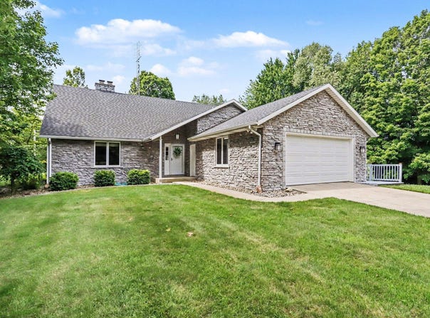 61214 US-131, Three Rivers, MI 49093