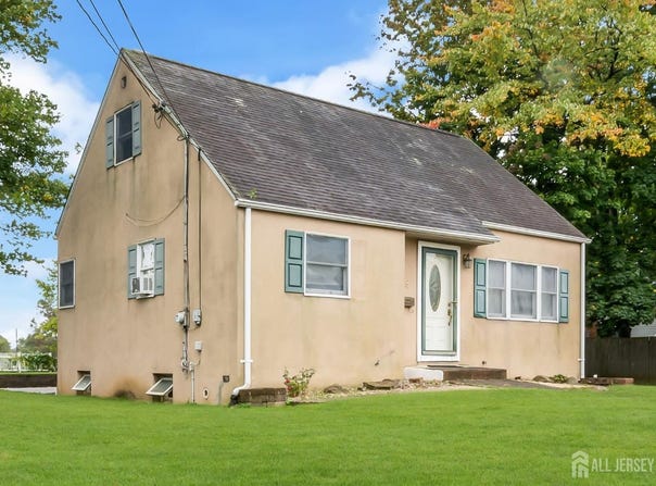 38 Susan Lane, East Brunswick, NJ 08816