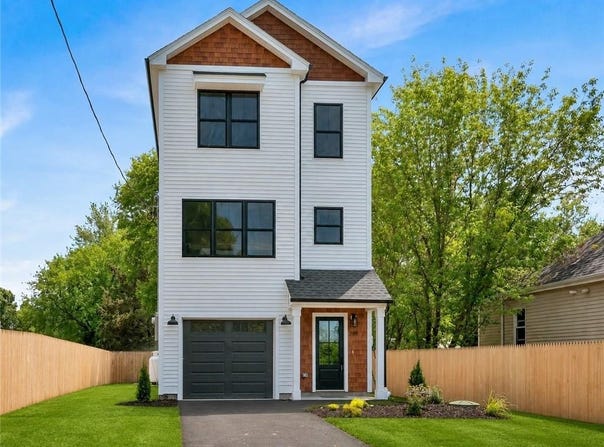260 Point Avenue, Warwick, RI 02889