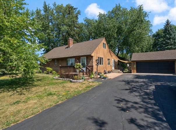 2 Royalton Rd, Superior, WI 55880