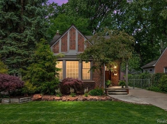 1113 Fernwood Road, Royal Oak, MI 48067