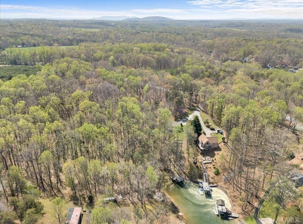 290 Dodee Lane, Union Hall, VA 24176
