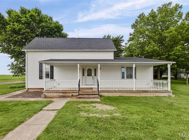 809 S Front Street, Okawville, IL 62271
