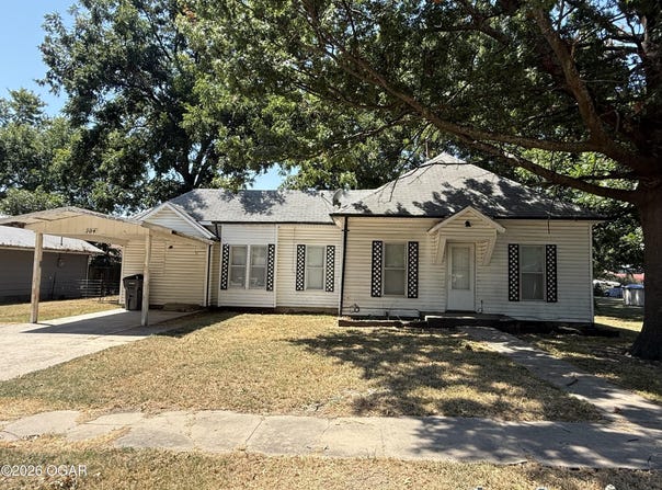 304 Wabash Avenue, Altamont, KS 67330