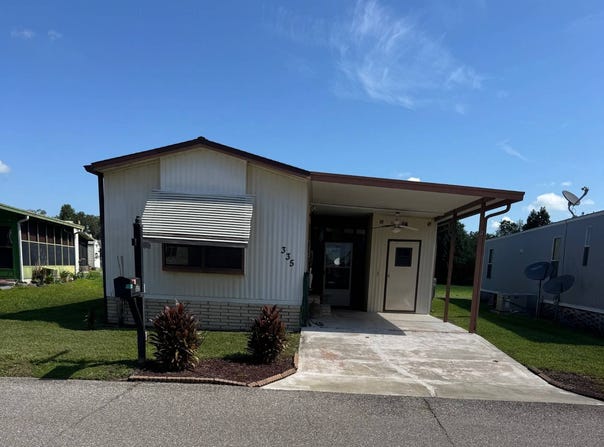 335 W Falcon Crest, Plant City, FL 33565