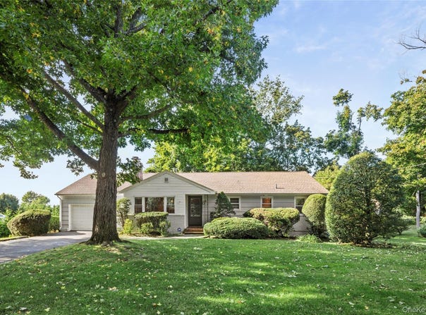 14 Sunview Drive, Glen Cove, NY 11542