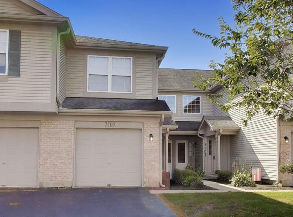 7107 S Stratton Lane, Gurnee, IL 60031