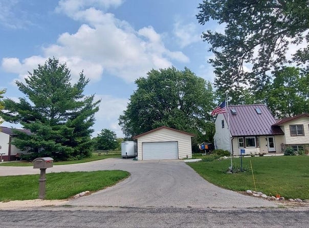 N2720 Resthaven Rd, Rubicon, WI 53078
