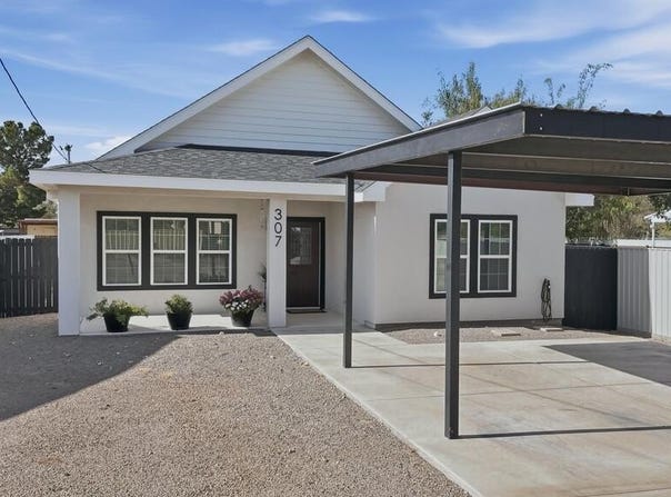 307 E Sanderson, Alpine, TX 79830