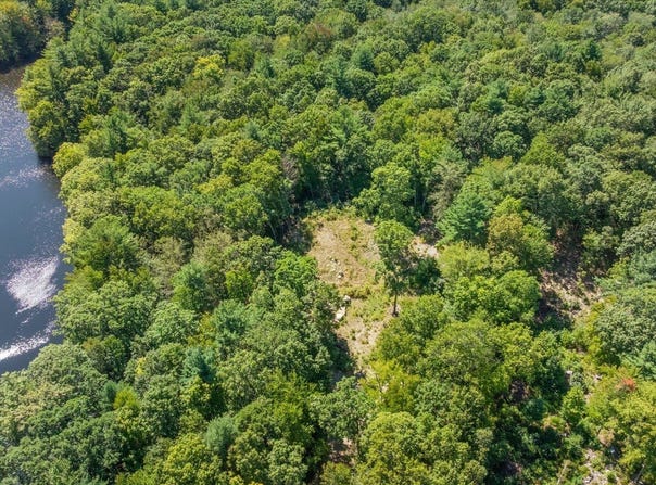 39 Chickering Rd, Spencer, MA 01562
