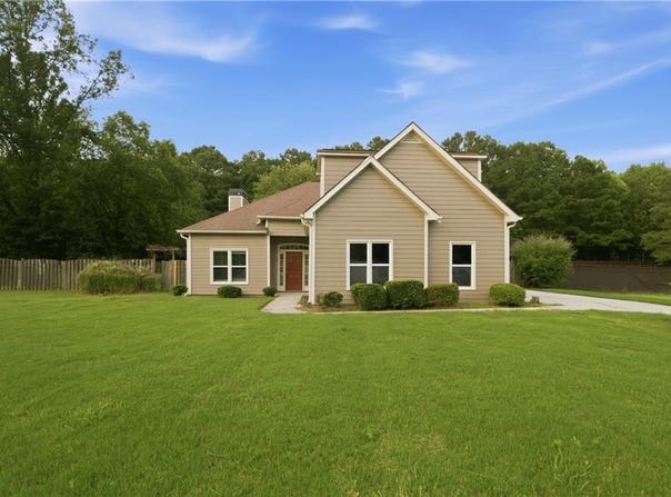 100 Clay Court, Tyrone, GA 30290