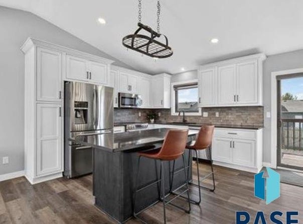 6005 S Hallow Ave, Sioux Falls, SD 57106