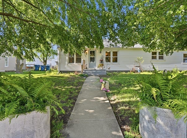 208 4th Street, Anchor, IL 61720