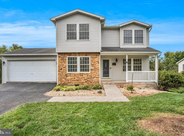 304 NEBINGER Street, LEWISBERRY, PA 17339