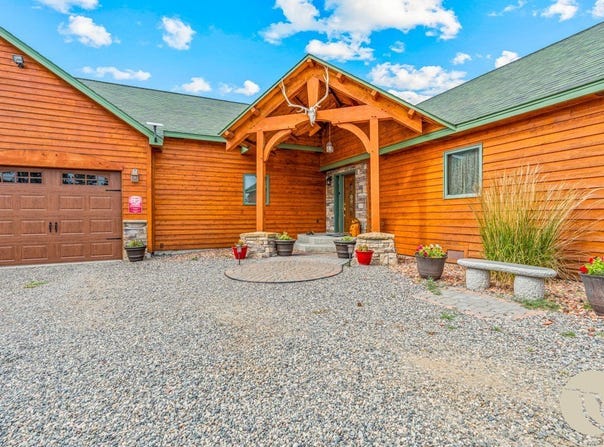 19 Paradise Bluff, Columbus, MT 59019